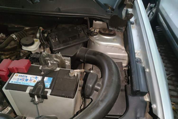 Used Nissan Qashqai 2012 1.6XE Wind 5MT 2WD Engine Bay Left