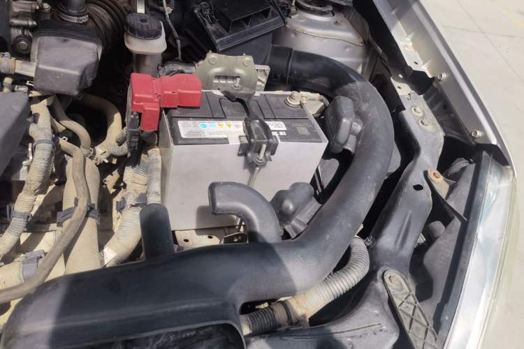 Used Nissan Qashqai 2012 2.0 XL Fire 6MT 2WD Engine Bay Left