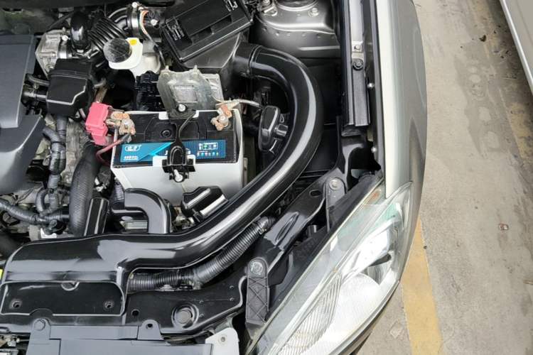 Used Nissan Qashqai 2012 2.0 XL Fire CVT 2WD Engine Bay Left