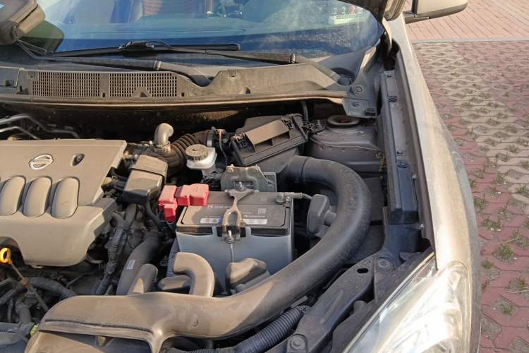 Used Nissan Qashqai 2012 2.0 XL Fire CVT 2WD Engine Bay Left