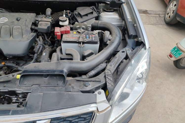 Used Nissan Qashqai 2012 2.0 XL Fire CVT 2WD Engine Bay Left