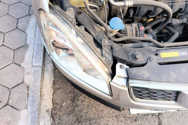 Used Nissan Qashqai 2012 1.6XE Wind 5MT 2WD Engine Bay Right