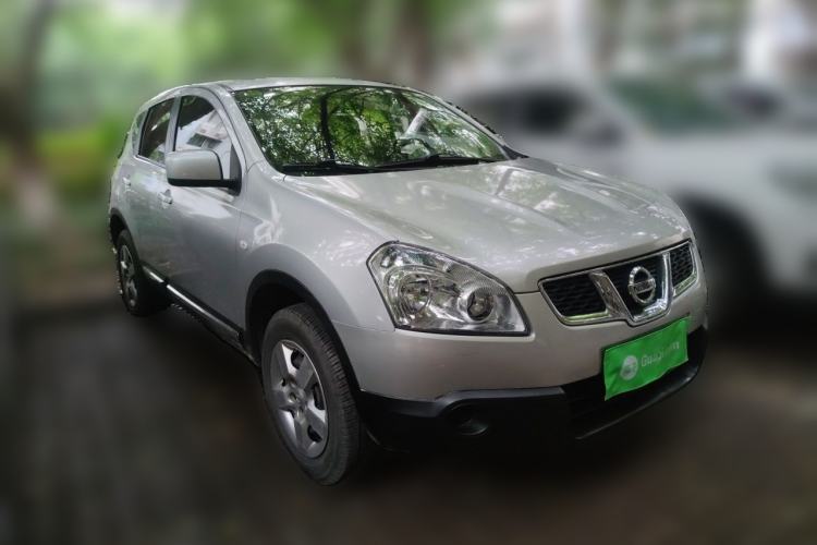 Used Nissan Qashqai 2012 1.6XE Wind 5MT 2WD Front Right 45 Deg