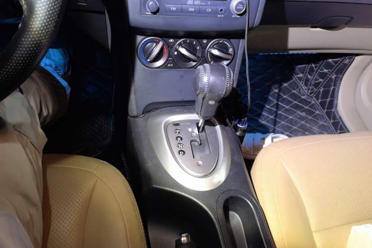Used Nissan Qashqai 2012 2.0 XL Fire CVT 2WD Gear Lever
