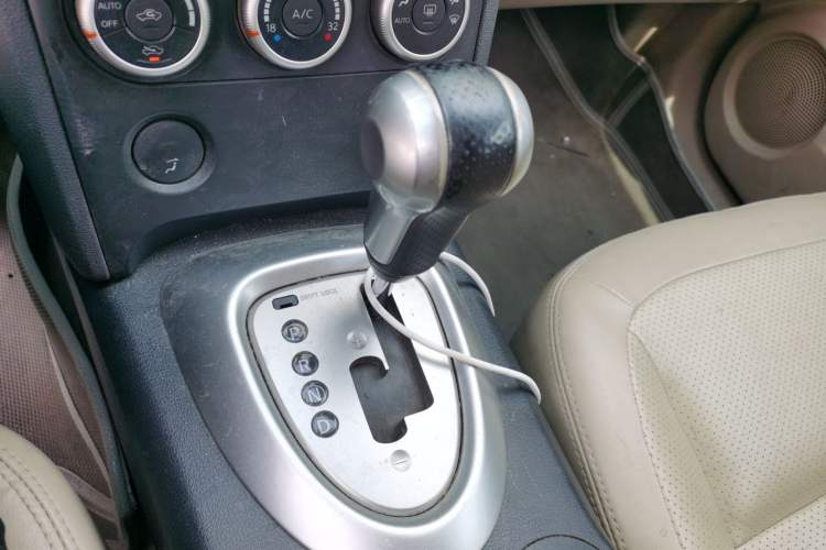 Used Nissan Qashqai 2012 2.0 XV Dragon CVT 4WD Gear Lever
