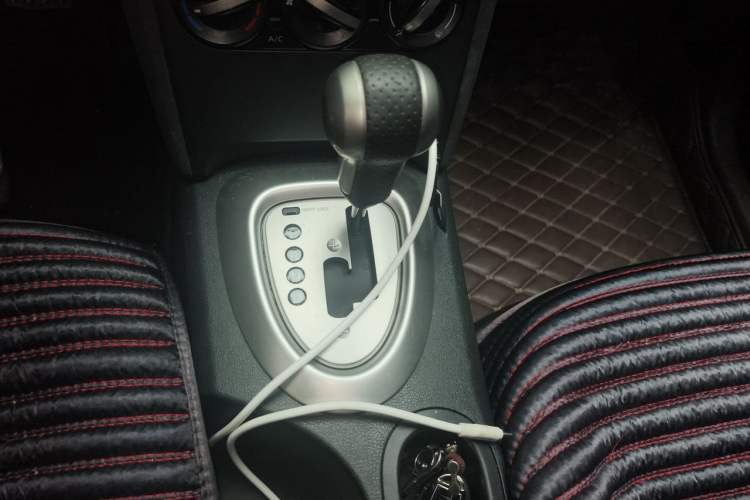 Used Nissan Qashqai 2012 2.0 XL Fire CVT 2WD Gear Lever