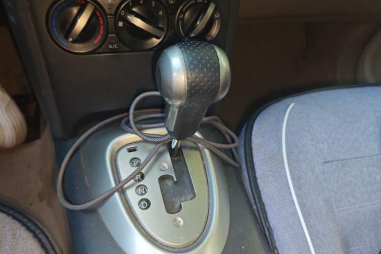 Used Nissan Qashqai 2012 2.0 XL Fire CVT 2WD Gear Lever
