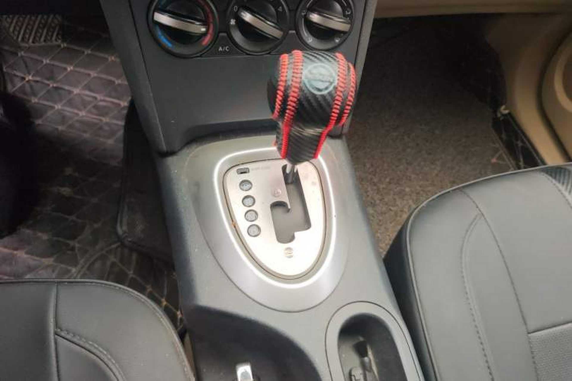 Used Nissan Qashqai 2012 2.0 XL Fire CVT 2WD Gear Lever