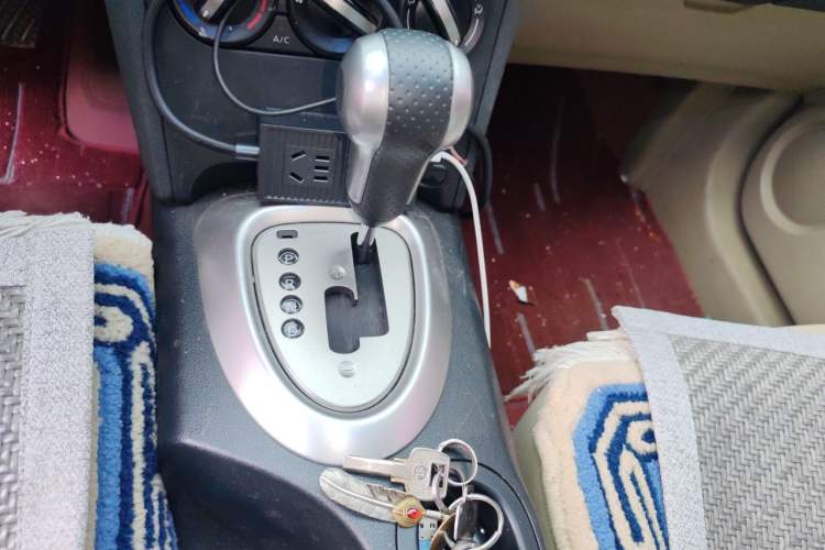 Used Nissan Qashqai 2012 2.0 XL Fire CVT 2WD Gear Lever