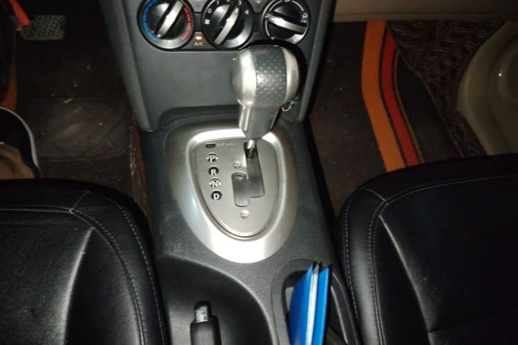 Used Nissan Qashqai 2012 2.0 XL Fire CVT 2WD Gear Lever