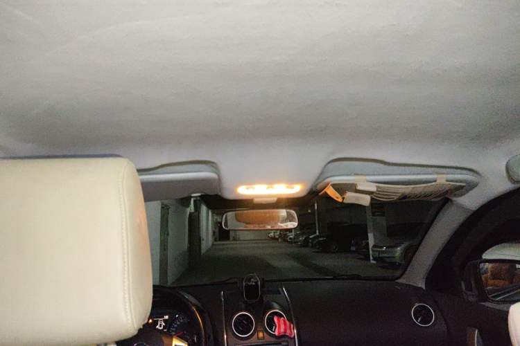 Used Nissan Qashqai 2012 2.0 XL Fire CVT 2WD Headliner