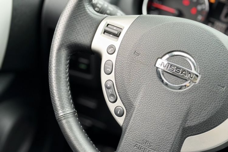 Used Nissan Qashqai 2012 2.0 XV LE CVT 2WD Interior 2