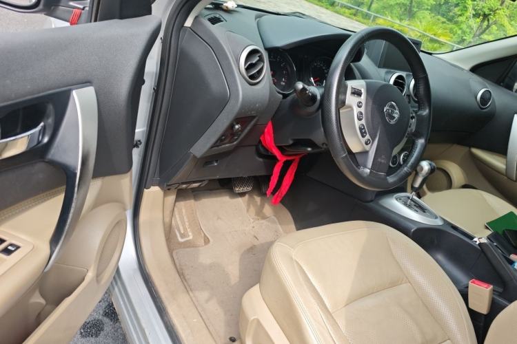 Used Nissan Qashqai 2012 2.0 XV LE CVT 2WD Interior 3