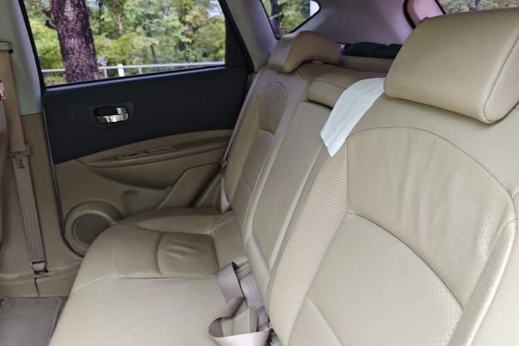 Used Nissan Qashqai 2012 2.0 XV LE CVT 2WD Interior 4