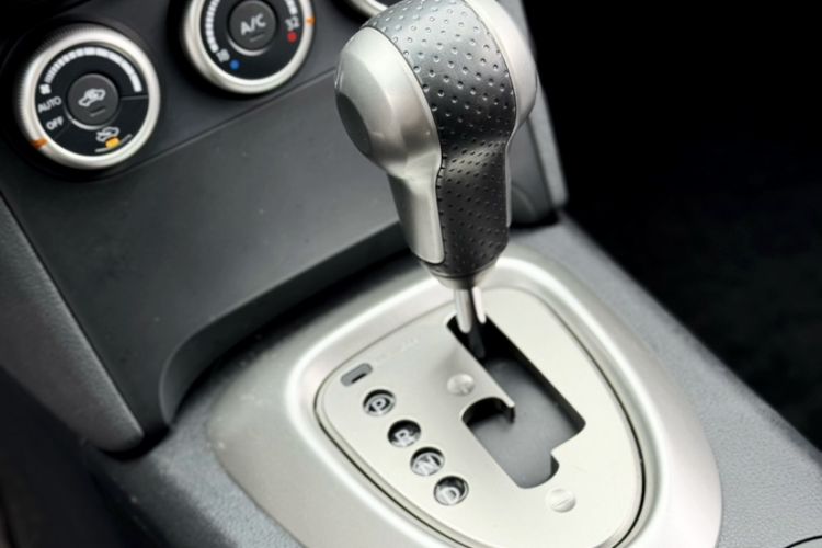 Used Nissan Qashqai 2012 2.0 XV LE CVT 2WD Interior 8
