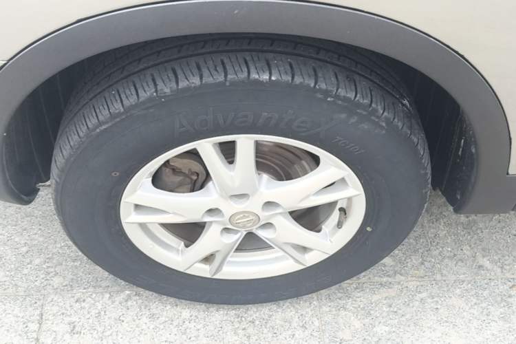Used Nissan Qashqai 2012 2.0 XL Fire 6MT 2WD Left Front Wheel Hub