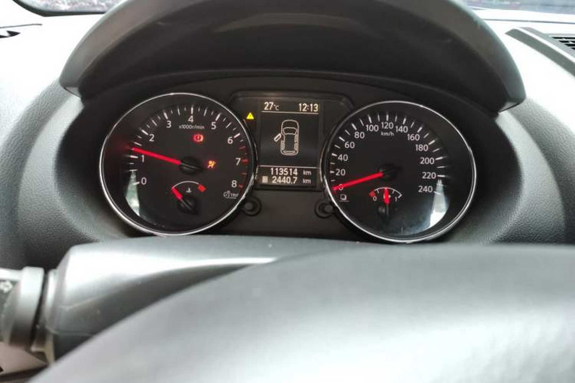 Used Nissan Qashqai 2012 1.6XE Wind 5MT 2WD Odometer Close Up