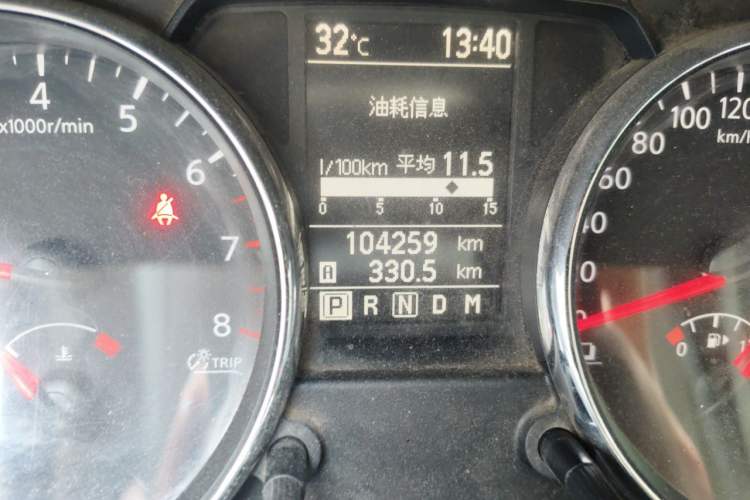 Used Nissan Qashqai 2012 2.0 XL Fire CVT 2WD Odometer Close Up