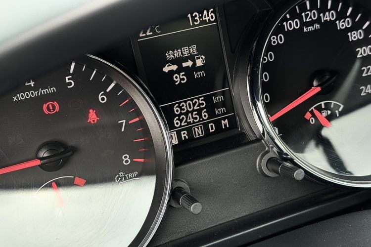 Used Nissan Qashqai 2012 2.0 XV LE CVT 2WD Odometer Close Up