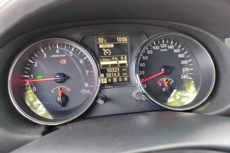 Used Nissan Qashqai 2012 2.0 XV LE CVT 2WD Odometer Close Up
