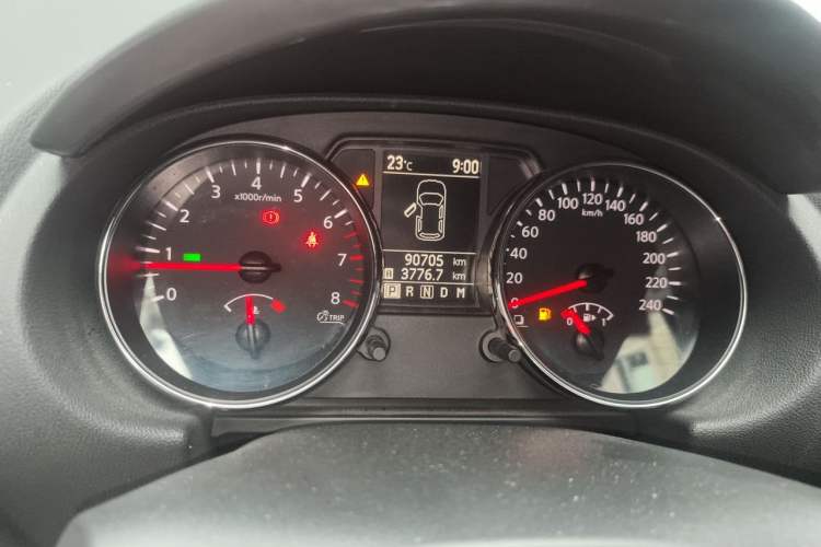 Used Nissan Qashqai 2012 2.0 XL Fire CVT 2WD Odometer Close Up