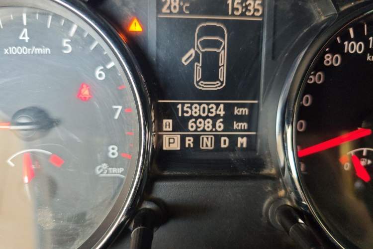 Used Nissan Qashqai 2012 2.0 XV LE CVT 2WD Odometer Close Up