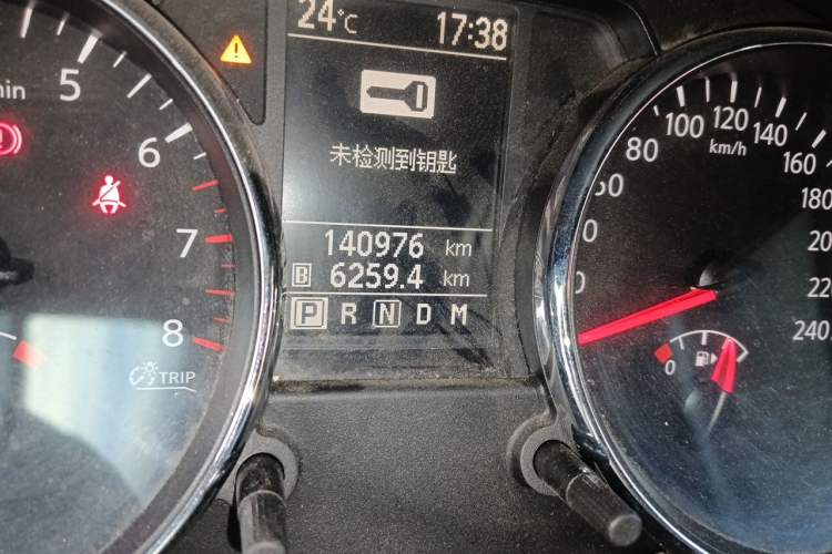 Used Nissan Qashqai 2012 2.0 XL Fire CVT 2WD Odometer Close Up