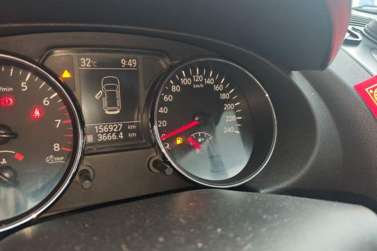 Used Nissan Qashqai 2012 2.0 XL Fire 6MT 2WD Odometer Close Up