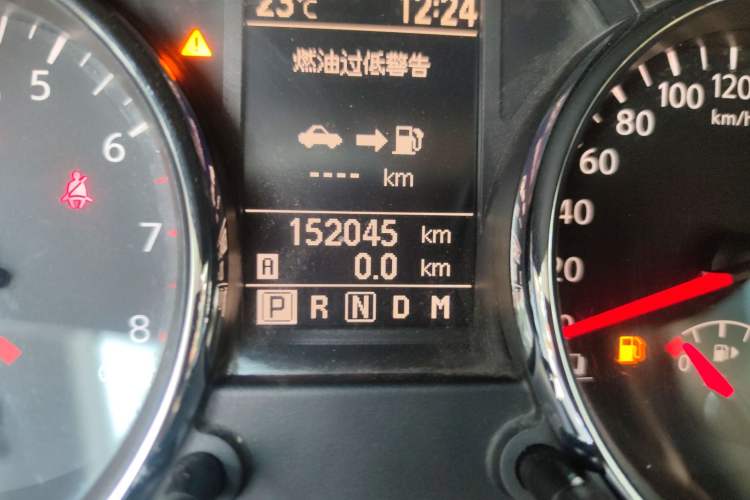 Used Nissan Qashqai 2012 2.0 XL Fire CVT 2WD Odometer Close Up