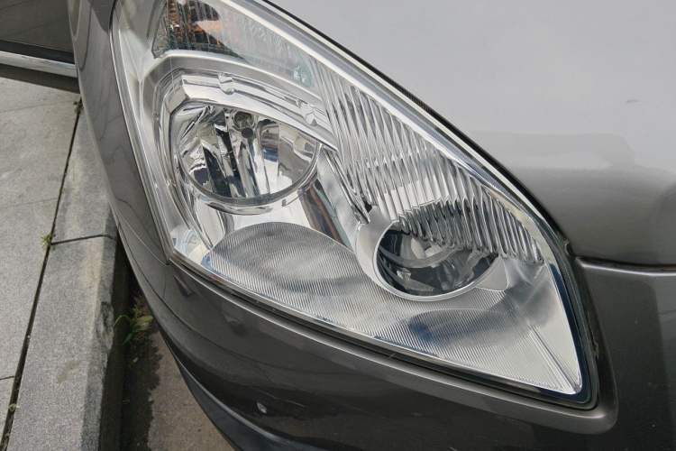 Used Nissan Qashqai 2012 2.0 XL Fire 6MT 2WD Right Front Headlight