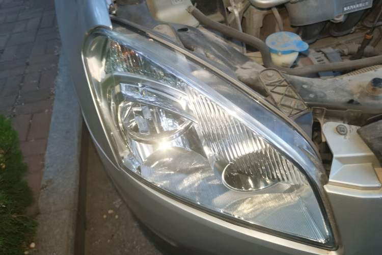 Used Nissan Qashqai 2012 2.0 XL Fire CVT 2WD Right Front Headlight