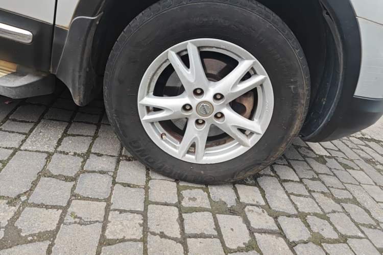 Used Nissan Qashqai 2012 2.0 XL Fire CVT 2WD Right Front Wheel Hub
