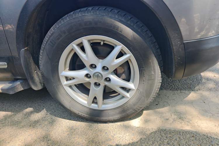 Used Nissan Qashqai 2012 2.0 XL Fire 6MT 2WD Right Front Wheel Hub