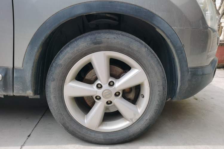 Used Nissan Qashqai 2012 2.0 XV Dragon CVT 4WD Right Front Wheel Hub