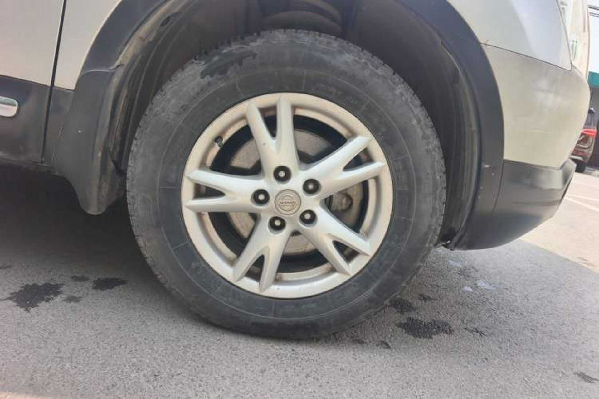 Used Nissan Qashqai 2012 2.0 XL Fire CVT 2WD Right Front Wheel Hub