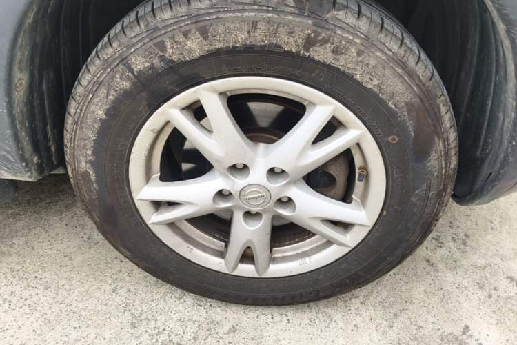 Used Nissan Qashqai 2012 2.0 XL Fire 6MT 2WD Right Front Wheel Hub