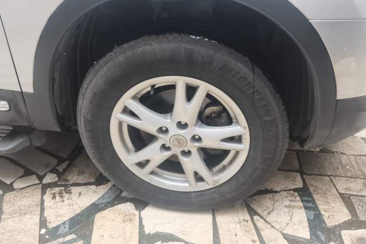 Used Nissan Qashqai 2012 2.0 XL Fire CVT 2WD Right Front Wheel Hub
