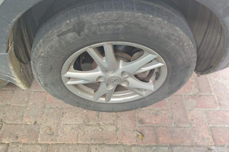 Used Nissan Qashqai 2012 2.0 XL Fire CVT 2WD Right Front Wheel Hub