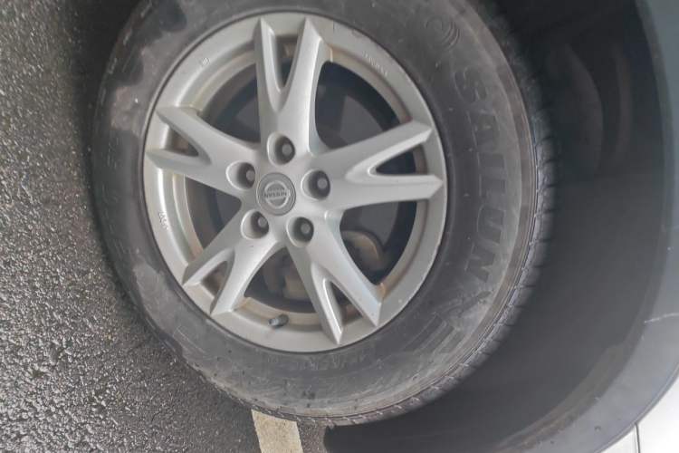 Used Nissan Qashqai 2012 2.0 XL Fire CVT 2WD Right Front Wheel Hub