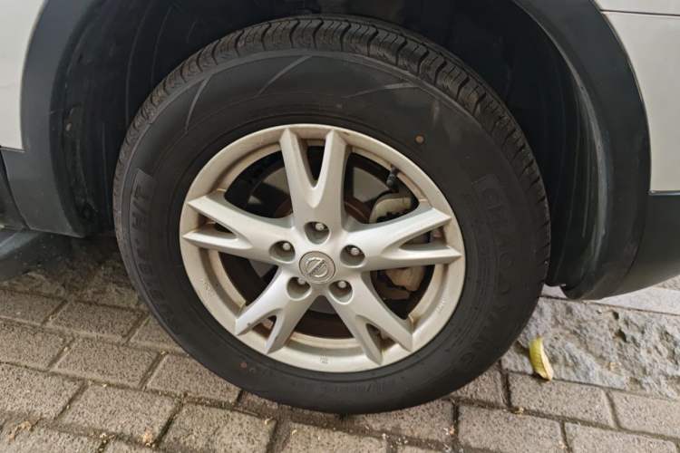 Used Nissan Qashqai 2012 2.0 XL Fire CVT 2WD Right Front Wheel Hub