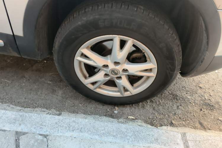 Used Nissan Qashqai 2012 1.6XE Wind 5MT 2WD Right Front Wheel Hub