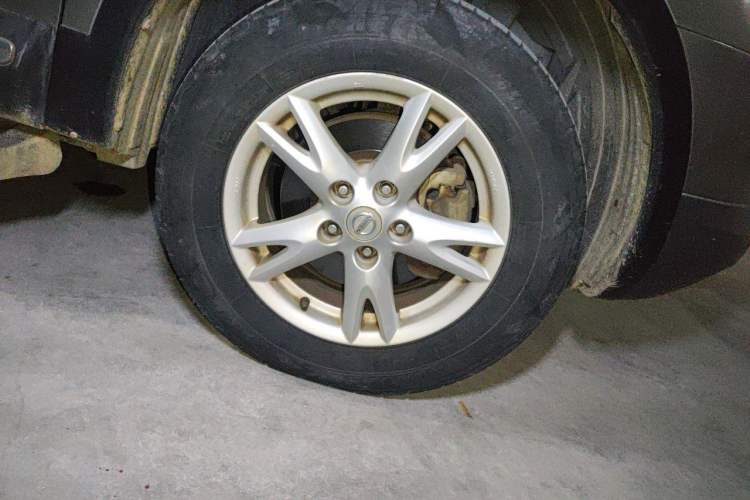 Used Nissan Qashqai 2012 2.0 XL Fire CVT 2WD Right Front Wheel Hub