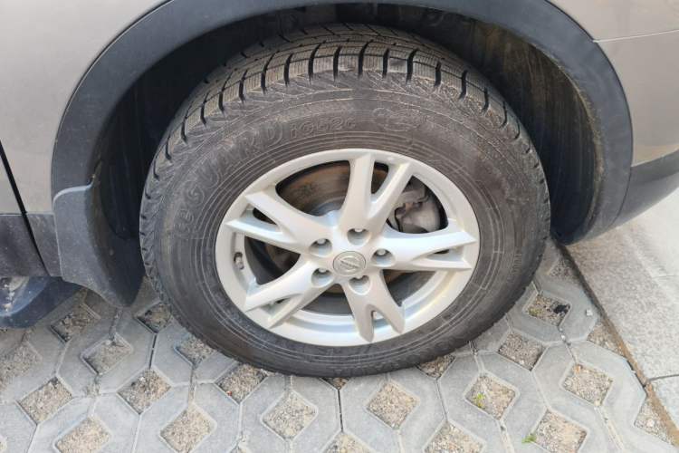 Used Nissan Qashqai 2012 2.0 XL Fire CVT 2WD Right Front Wheel Hub