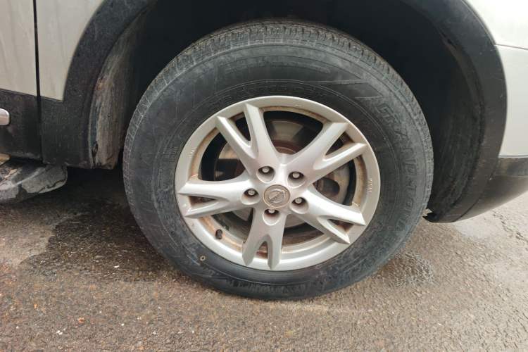 Used Nissan Qashqai 2012 2.0 XL Fire CVT 2WD Right Front Wheel Hub