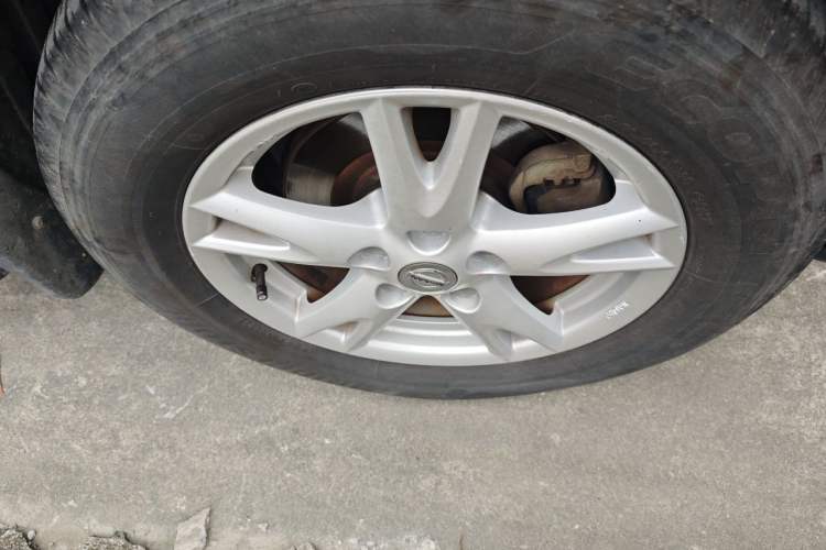 Used Nissan Qashqai 2012 2.0 XL Fire 6MT 2WD Right Front Wheel Hub