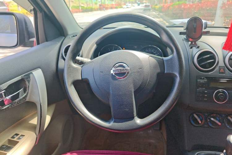 Used Nissan Qashqai 2012 2.0 XL Fire 6MT 2WD Steering Wheel