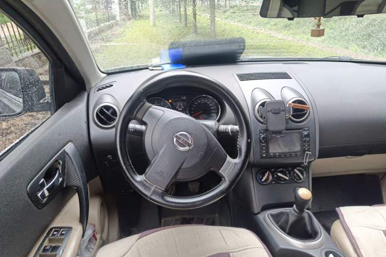 Used Nissan Qashqai 2012 2.0 XL Fire 6MT 2WD Steering Wheel