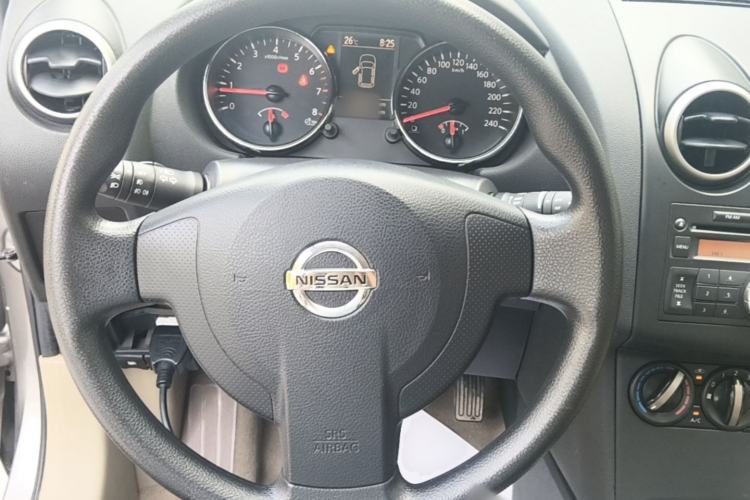 Used Nissan Qashqai 2012 2.0 XL Fire 6MT 2WD Steering Wheel