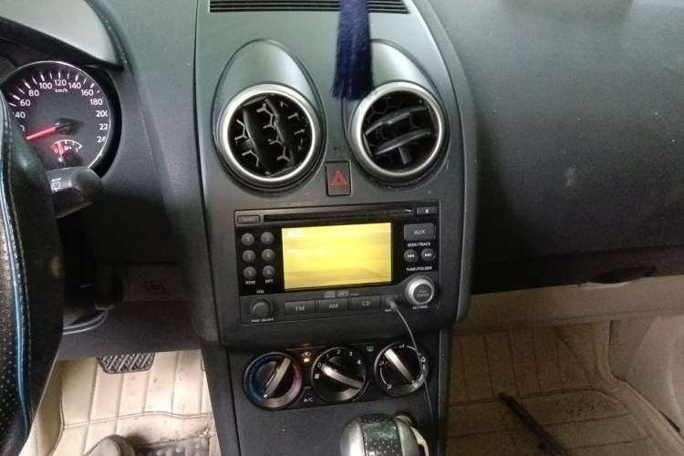Used Nissan Qashqai 2012 2.0 XL Fire CVT 2WD Audio And AC Panel