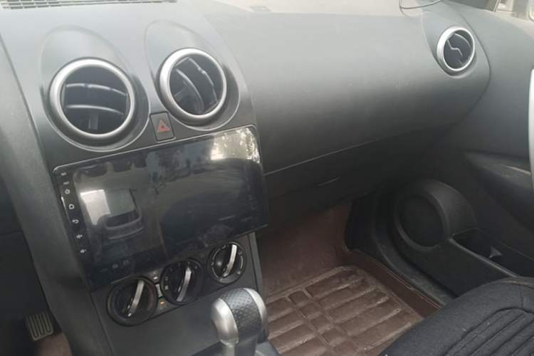 Used Nissan Qashqai 2012 2.0 XL Fire CVT 2WD Audio And AC Panel